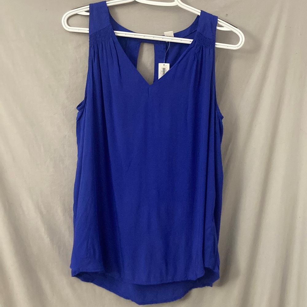 Lightweight summer keyhole back tank